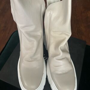 Women's Cream Leather Boots SAINTS G. NEW!!!!!